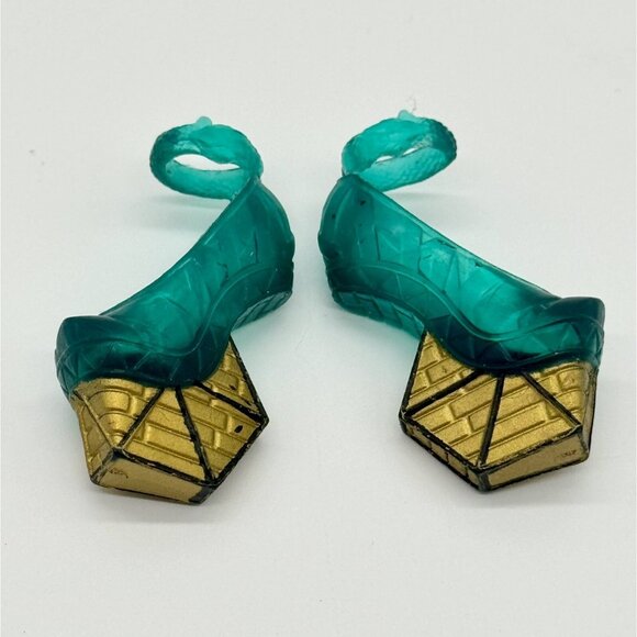 Monster High Doll Cleo de Nile Ghouls Rule Green Pyramid Wedge Shoes Teal Gold - Picture 3 of 3